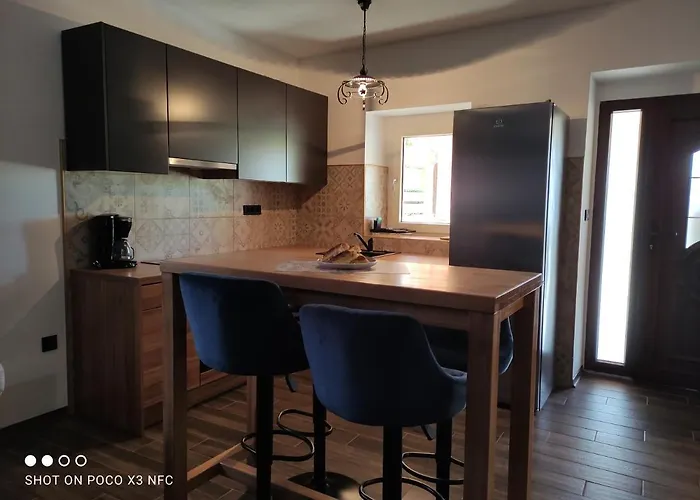 Garden Dena 아파트