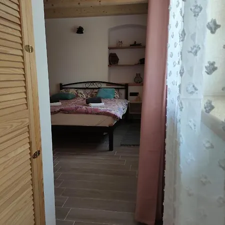 Garden Dena Apartment Babici